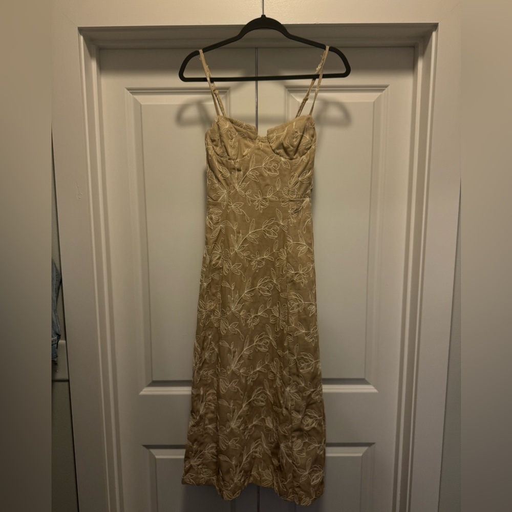 Zara - EMBROIDERED FLORAL MIDI DRESS